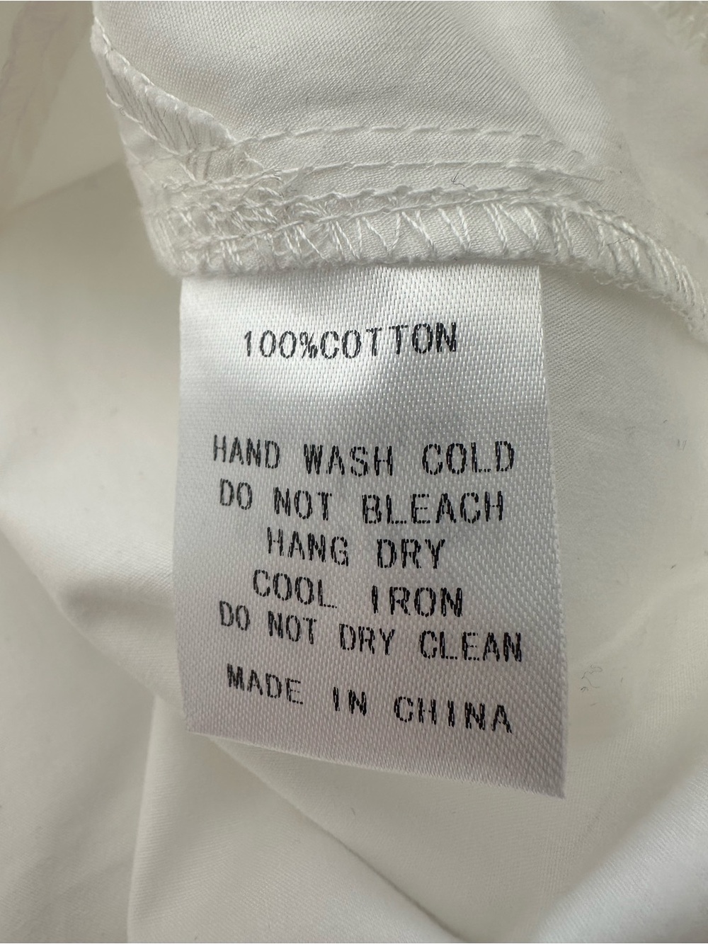 All:Row white top with V-neck and bow, size large - Picture 9 of 12